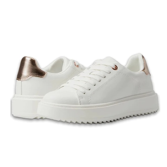 Steve Madden Charlie Sneaker in White | REVOLVE